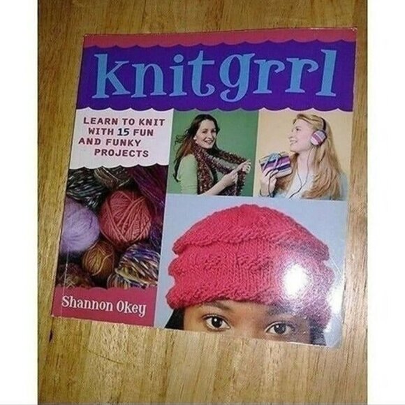 Knitgrrl: Learn to Knit -Book-LIKE NEW - Picture 1 of 1